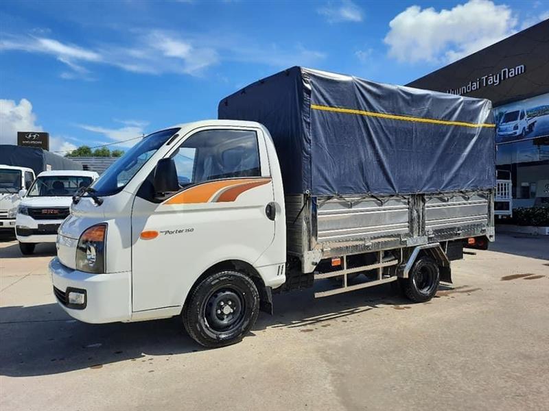 HYUNDAI H150 MUI BẠT 1,5 TẤN