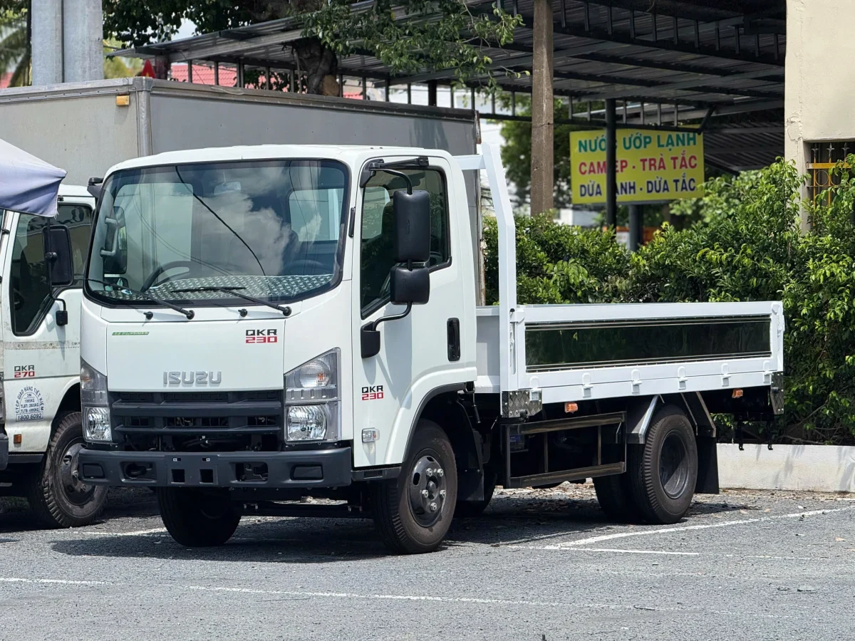 ISUZU QKR 230 THÙNG LỬNG Ngoại thất 1