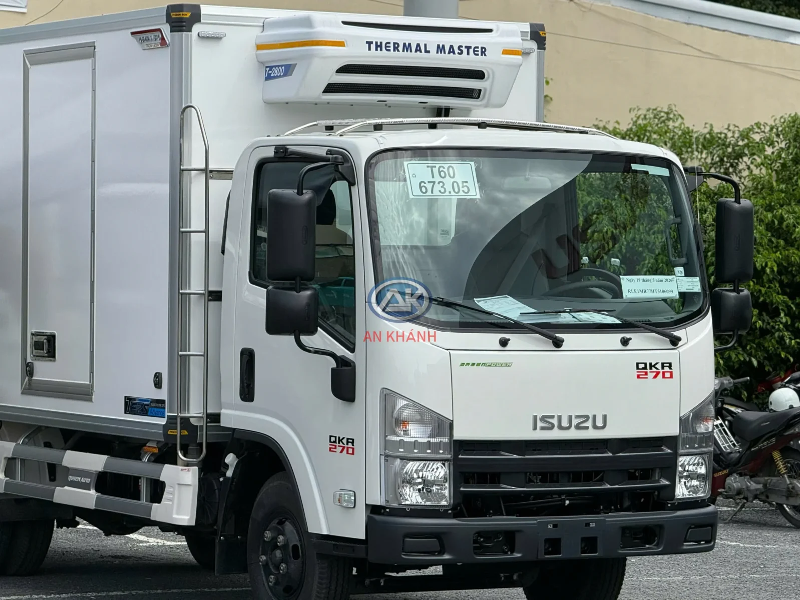 ISUZU QKR 270 ĐÔNG LẠNH QUYỀN AUTO Ngoại thất 1