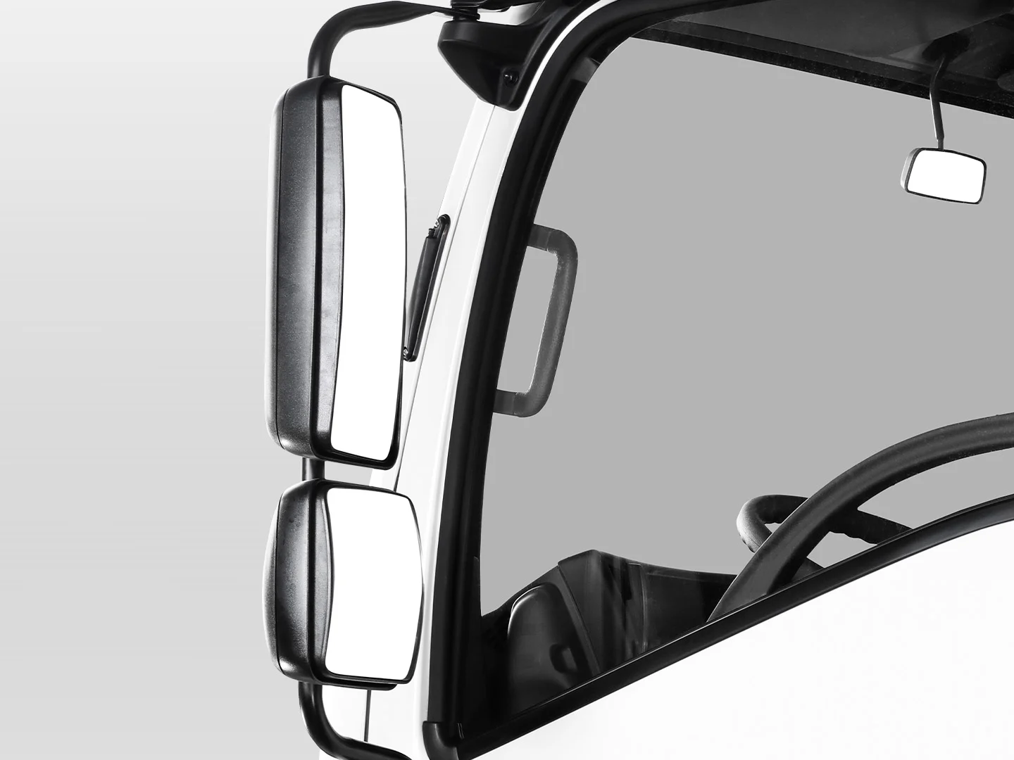 Xe tải ISUZU QLR77FE5B – Cabin Sát-xi Ngoại thất 2