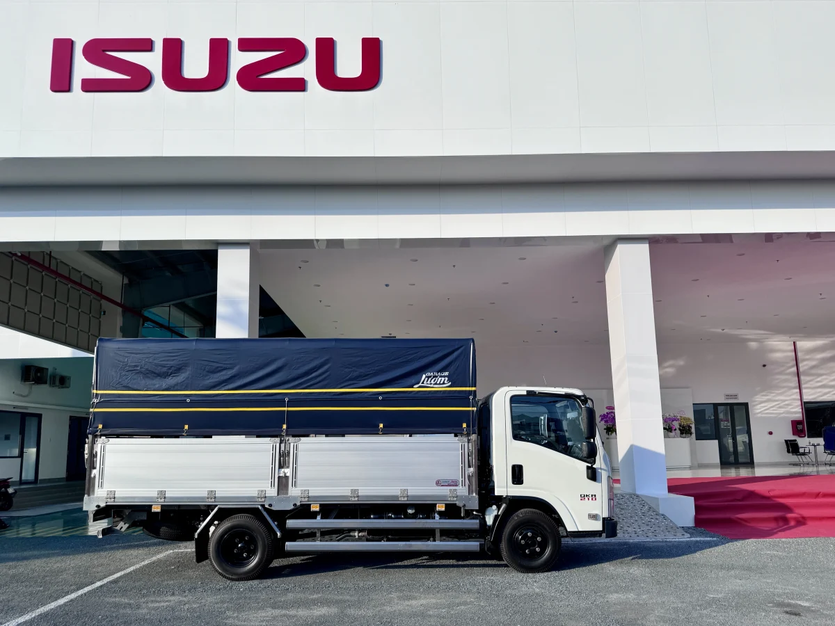 ISUZU QKR 210 THÙNG BẠT BỬNG NHÔM GARAGE LƯỢM Ngoại thất 3