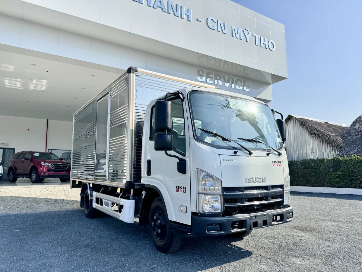 ISUZU QKR 210 THÙNG KÍN VÁCH ĐÚC GARAGE LƯỢM Ngoại thất 3
