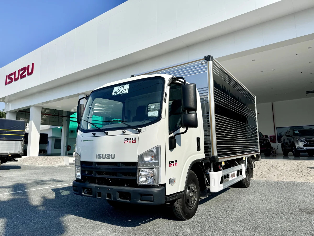 ISUZU QKR 210 THÙNG KÍN VÁCH ĐÚC GARAGE LƯỢM Ngoại thất 4
