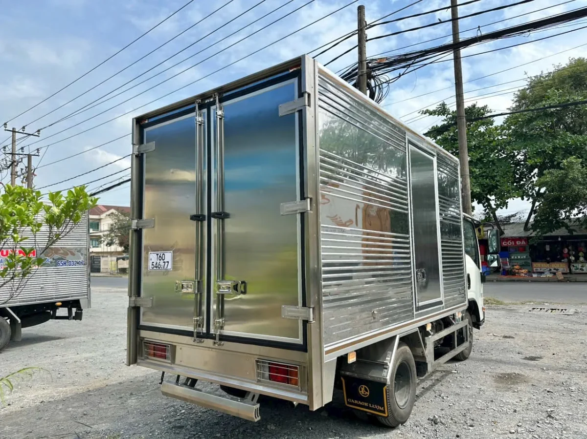 ISUZU QKR 230 THÙNG KÍN VÁCH ĐÚC GARAGE LƯỢM Ngoại thất 3