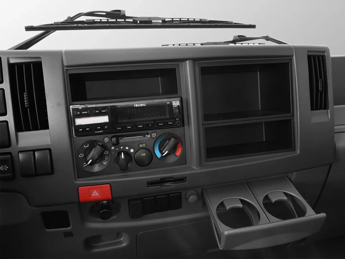 Isuzu FRR 650 Euro 5 TẢI BEN Nội thất 2