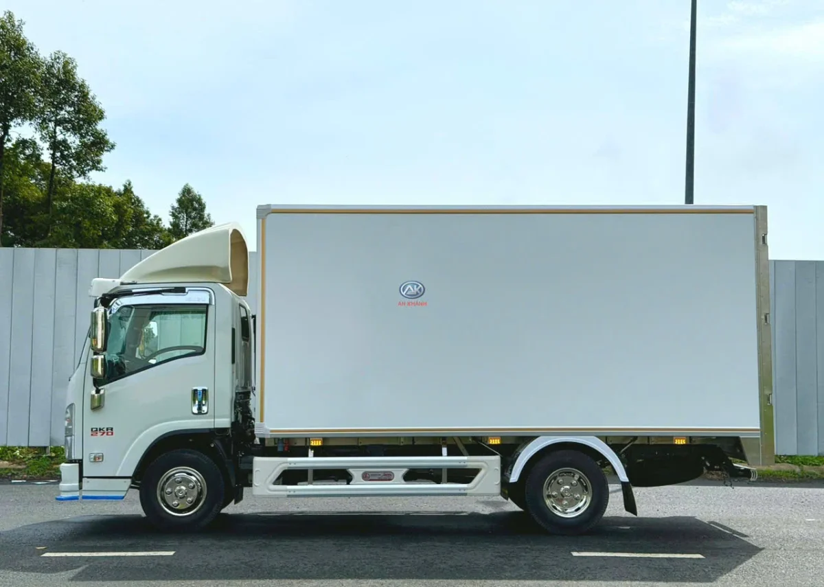 ISUZU QKR 270 THÙNG KÍN COPOSITE GARAGE LƯỢM Ngoại thất 4