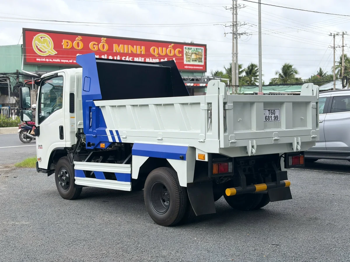 ISUZU QKR 230 THÙNG BEN Ngoại thất 5
