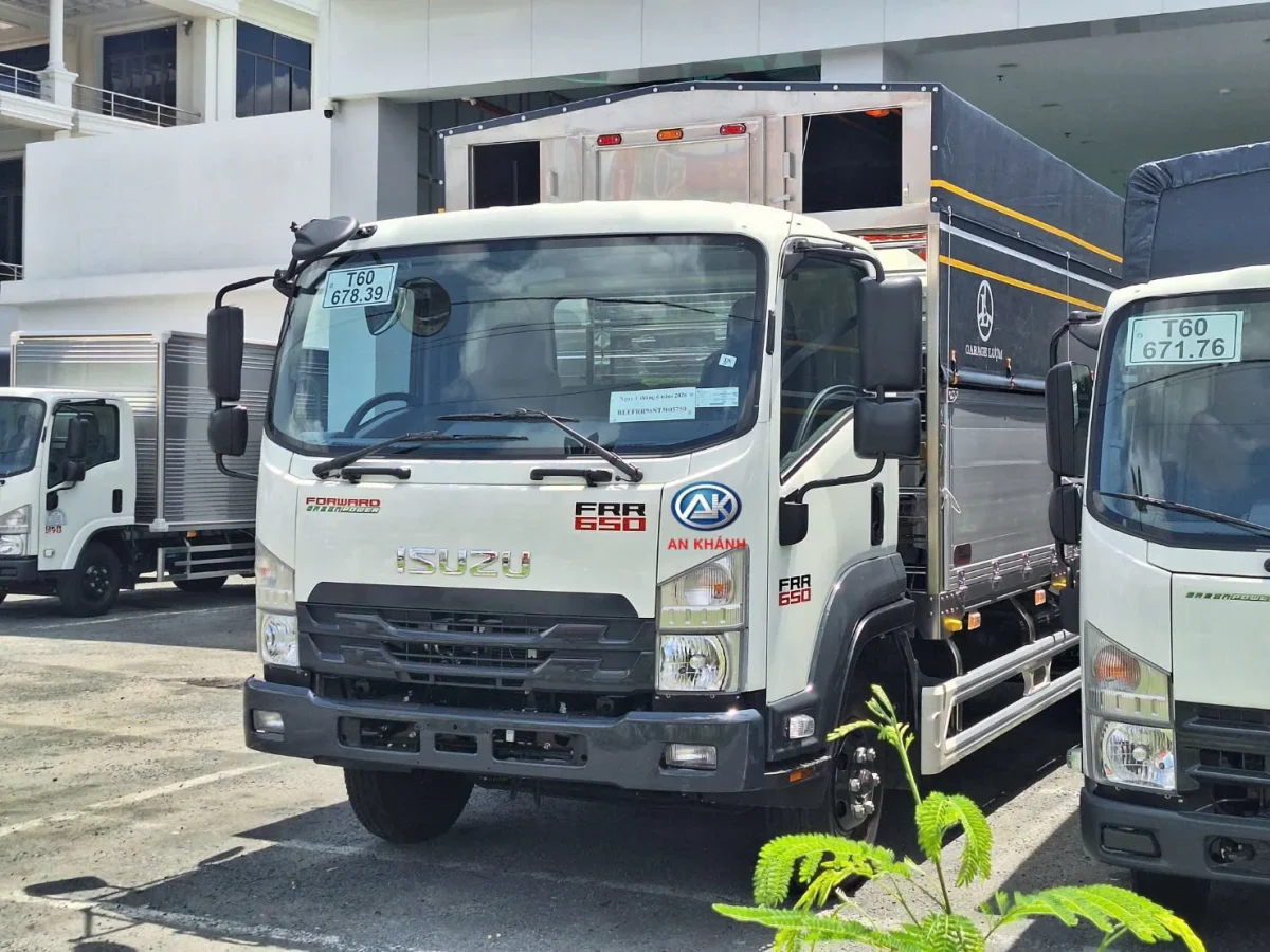 Isuzu FRR 650 Euro 5 Thùng Bạt Bửng Nhôm Garage Lượm Ngoại thất 2