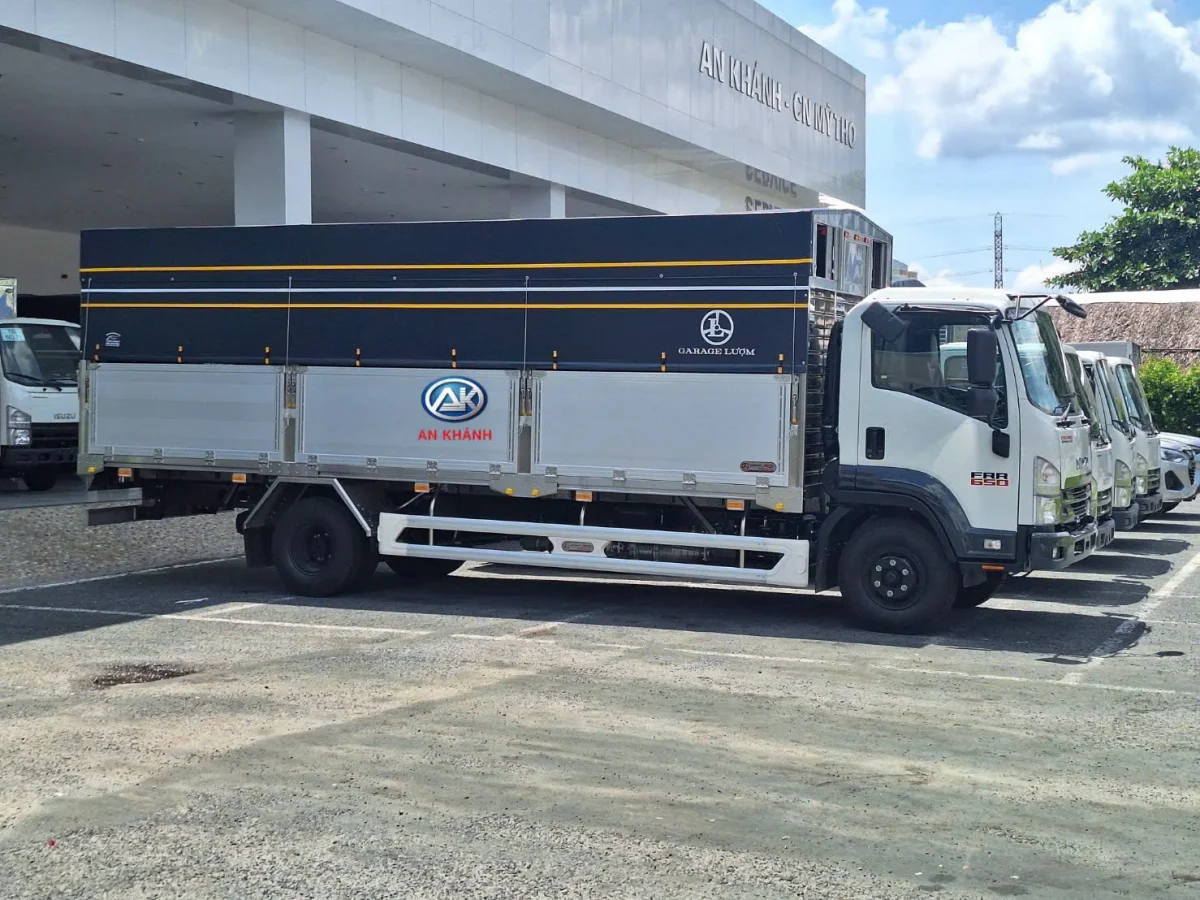 Isuzu FRR 650 Euro 5 Thùng Bạt Bửng Nhôm Garage Lượm Ngoại thất 4