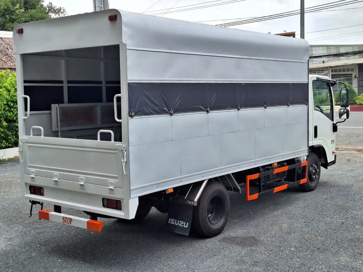 Xe Tải Isuzu QKR 210 Tập Lái Hạng C1 Cabin Vuông Euro 5 Ngoại thất 5