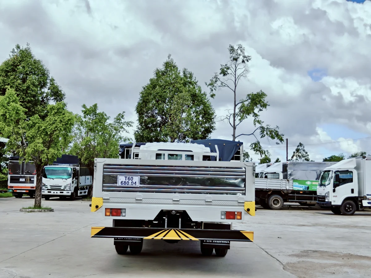Isuzu FRR 650 Thùng Lửng Ngoại thất 4