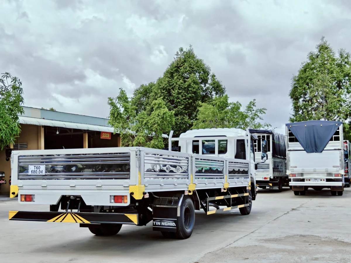 Isuzu FRR 650 Thùng Lửng Ngoại thất 3