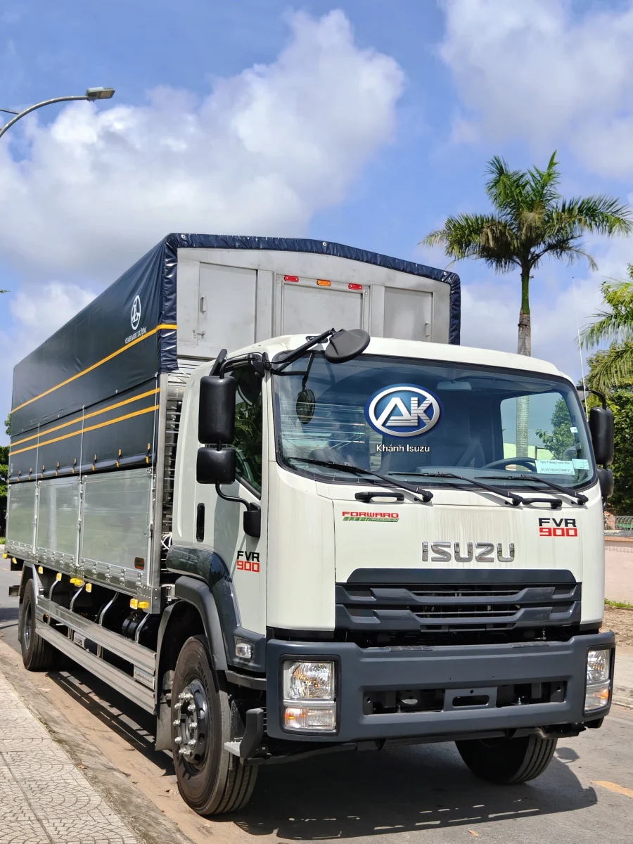 Isuzu FVR 900 8.6 Tấn Thùng Dài 7m4 Garage Lượm Ngoại thất 3