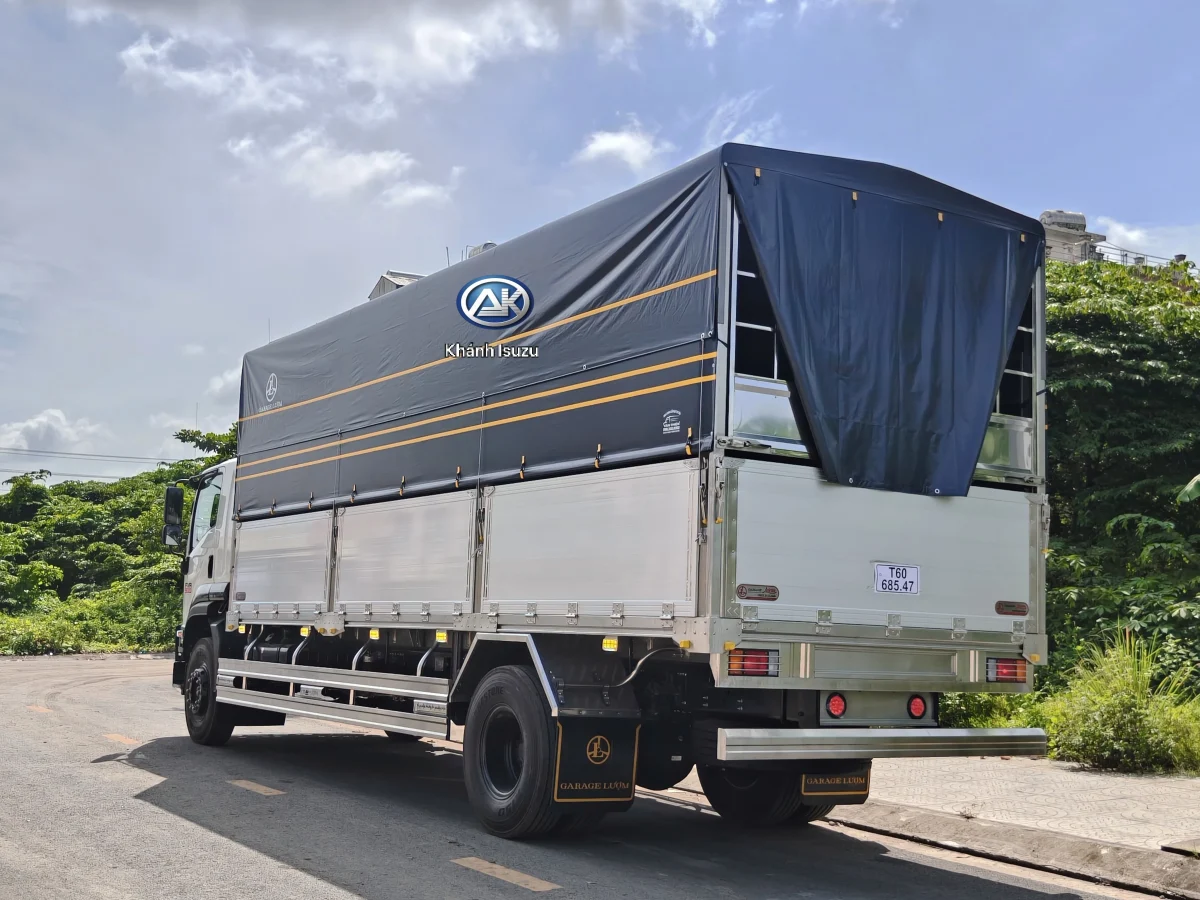 Isuzu FVR 900 8.6 Tấn Thùng Dài 7m4 Garage Lượm Ngoại thất 5